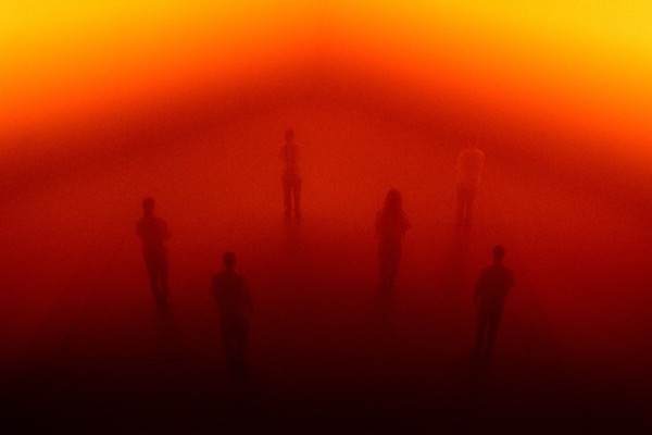 Exhibizz X-shaped LED wall with generative visuals responding to visitors