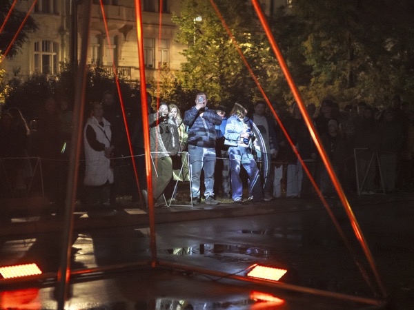 OKO eye mechanism rotating to track visitor movement